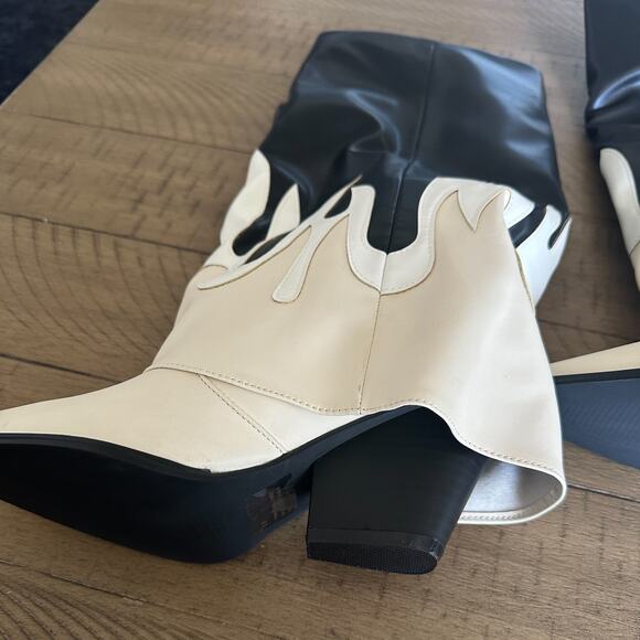 Cape Robbin flame boots - Ivory & black Wallstreet - size 10 - NEW NEVER WORN - Picture 2 of 4